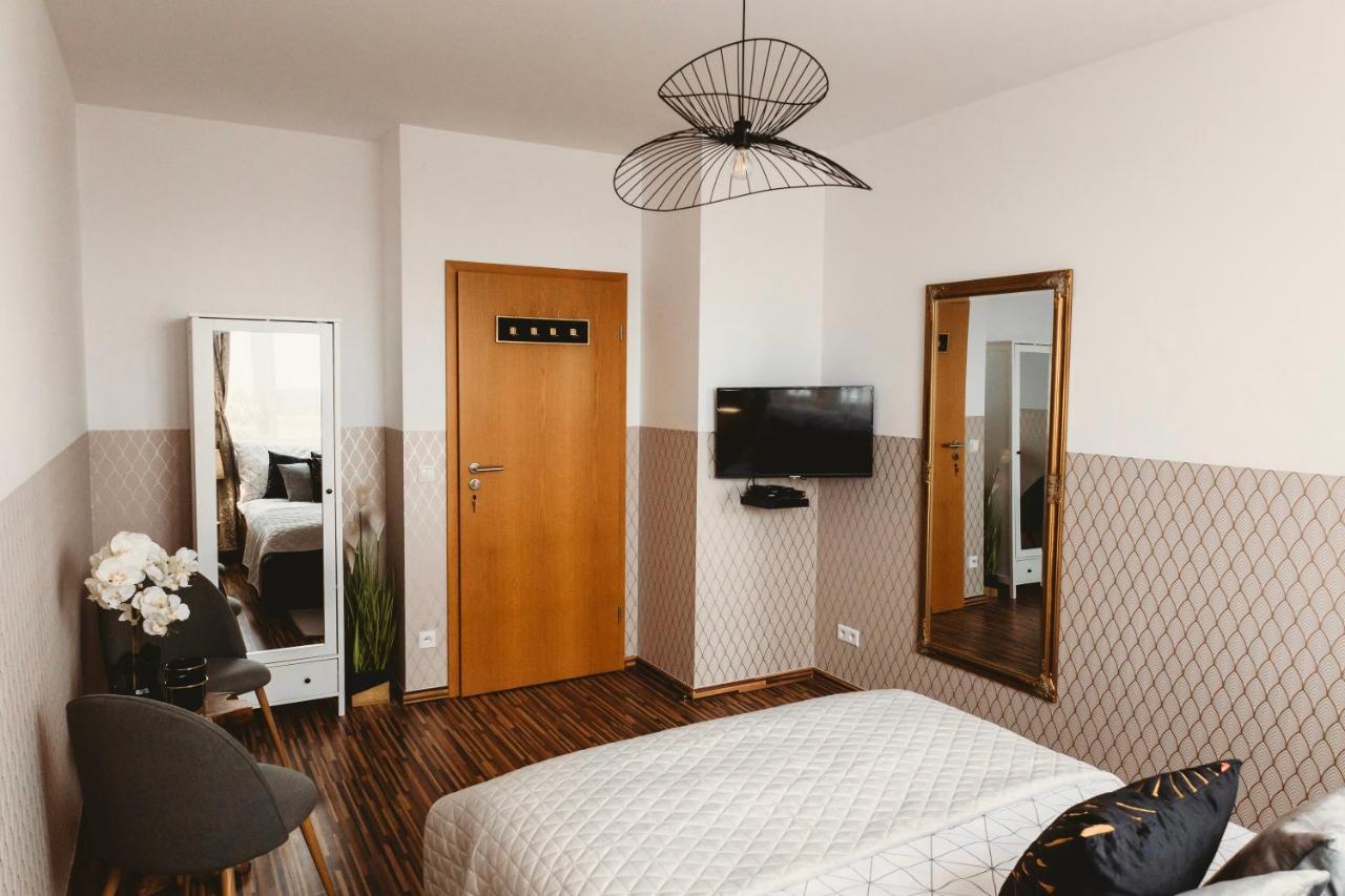 Clicktheflat Gdanski Center Prestige Homestay *