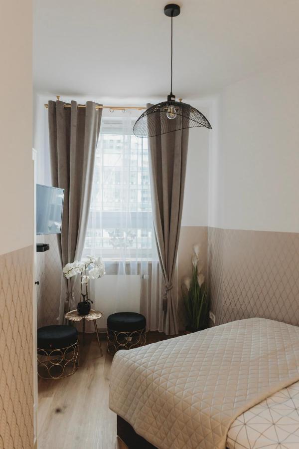Homestay Clicktheflat Gdanski Center Prestige Warsaw